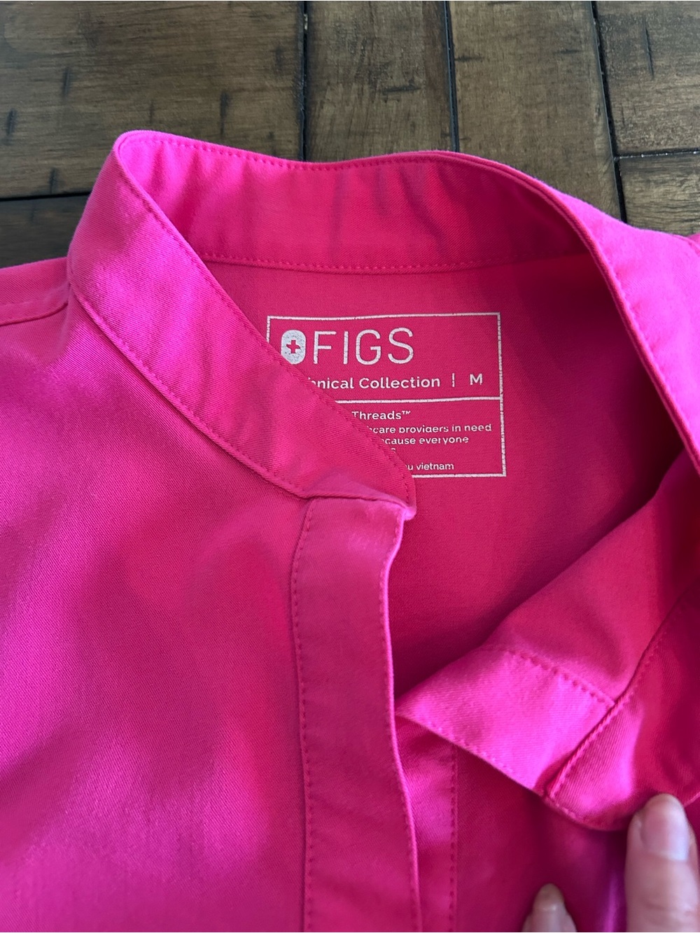 Figs Shocking Pink Rafaela Oversized Scrub Top - Picture 3 of 3